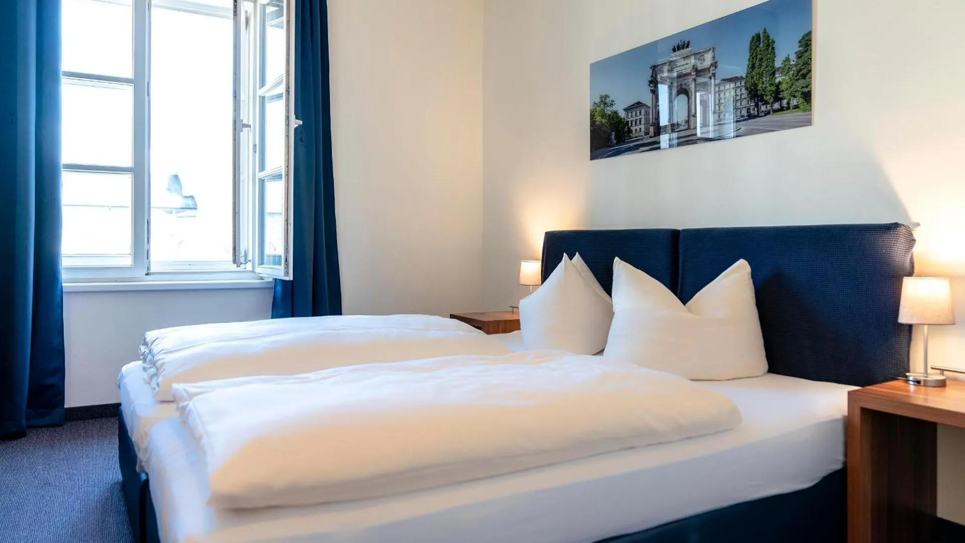Hotel-Pension Am Siegestor Monaco di Baviera 3*,