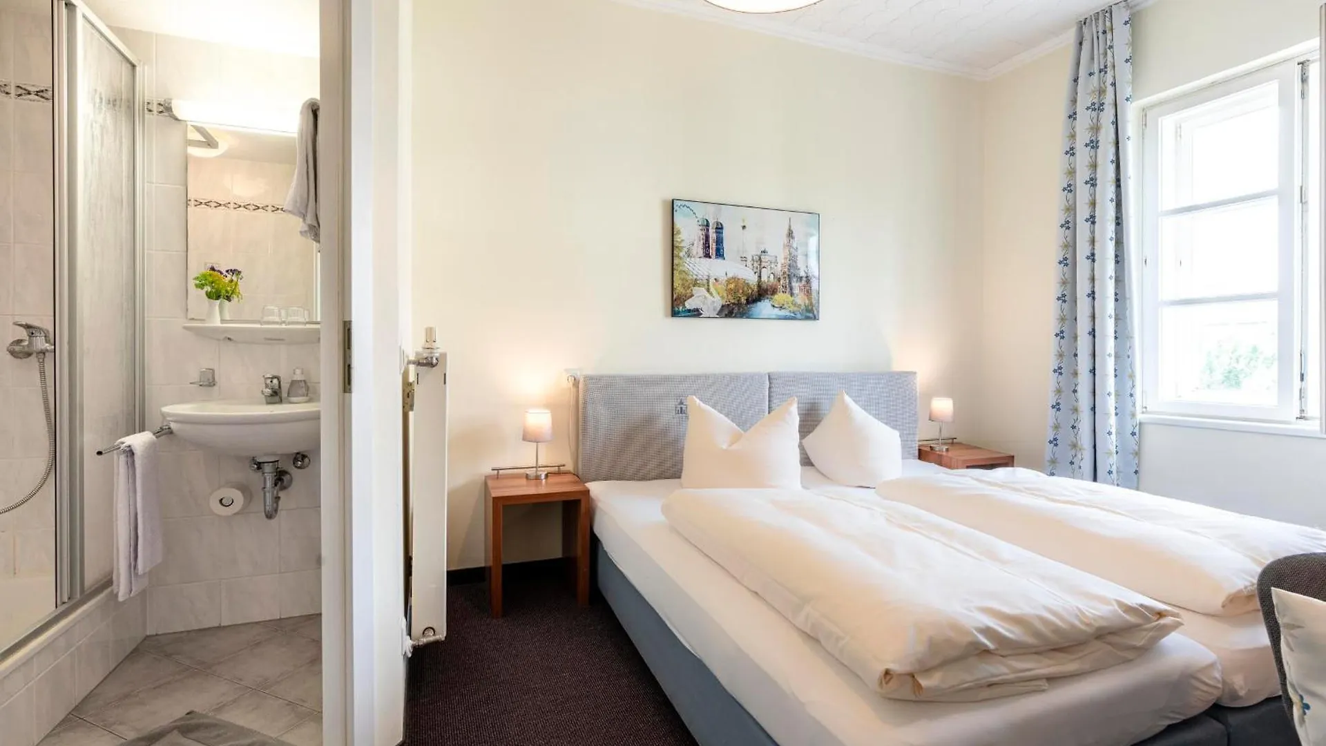 Hotel-Pension Am Siegestor Monaco di Baviera 3*,