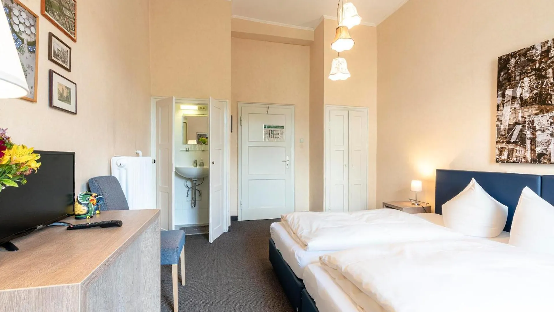 Affittacamere Hotel-Pension Am Siegestor Monaco di Baviera