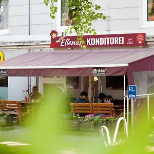 Ellena`s Am Uke , Hamburg Deutschland